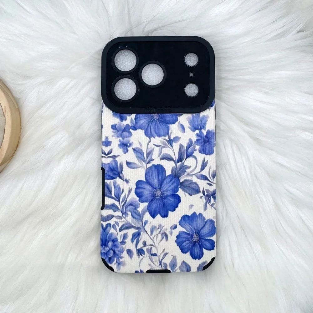 Floral Pattern iPhone 17 Pro Case